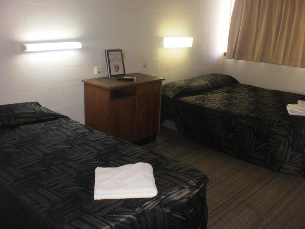 Blackwater Hotel Motel Szoba fotó